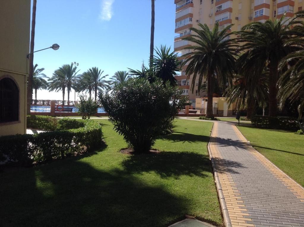 Apartamentos Centro Internacional Algarrobo-Costa Экстерьер фото